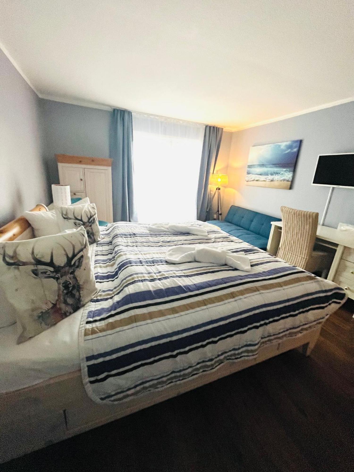 Strandhotel Vier Jahreszeiten บุคโคว์ ภายนอก รูปภาพ