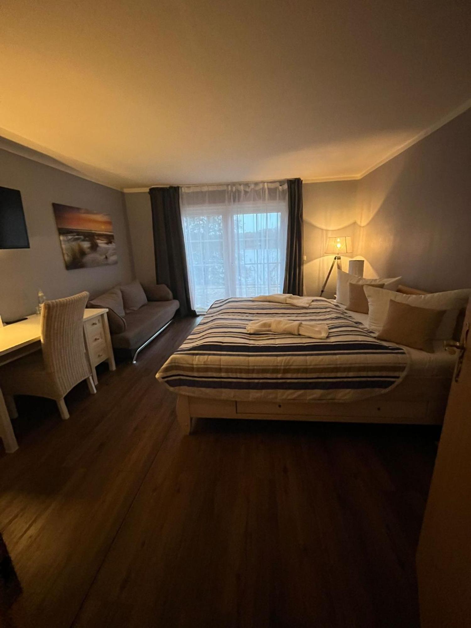 Strandhotel Vier Jahreszeiten บุคโคว์ ภายนอก รูปภาพ