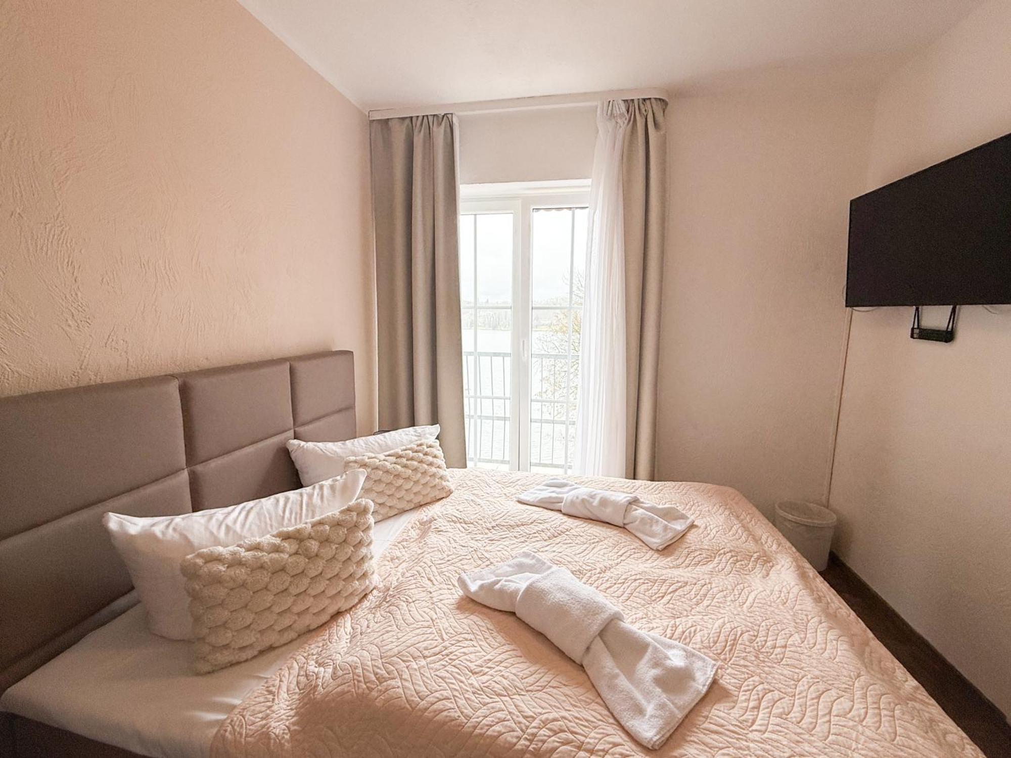 Strandhotel Vier Jahreszeiten บุคโคว์ ภายนอก รูปภาพ