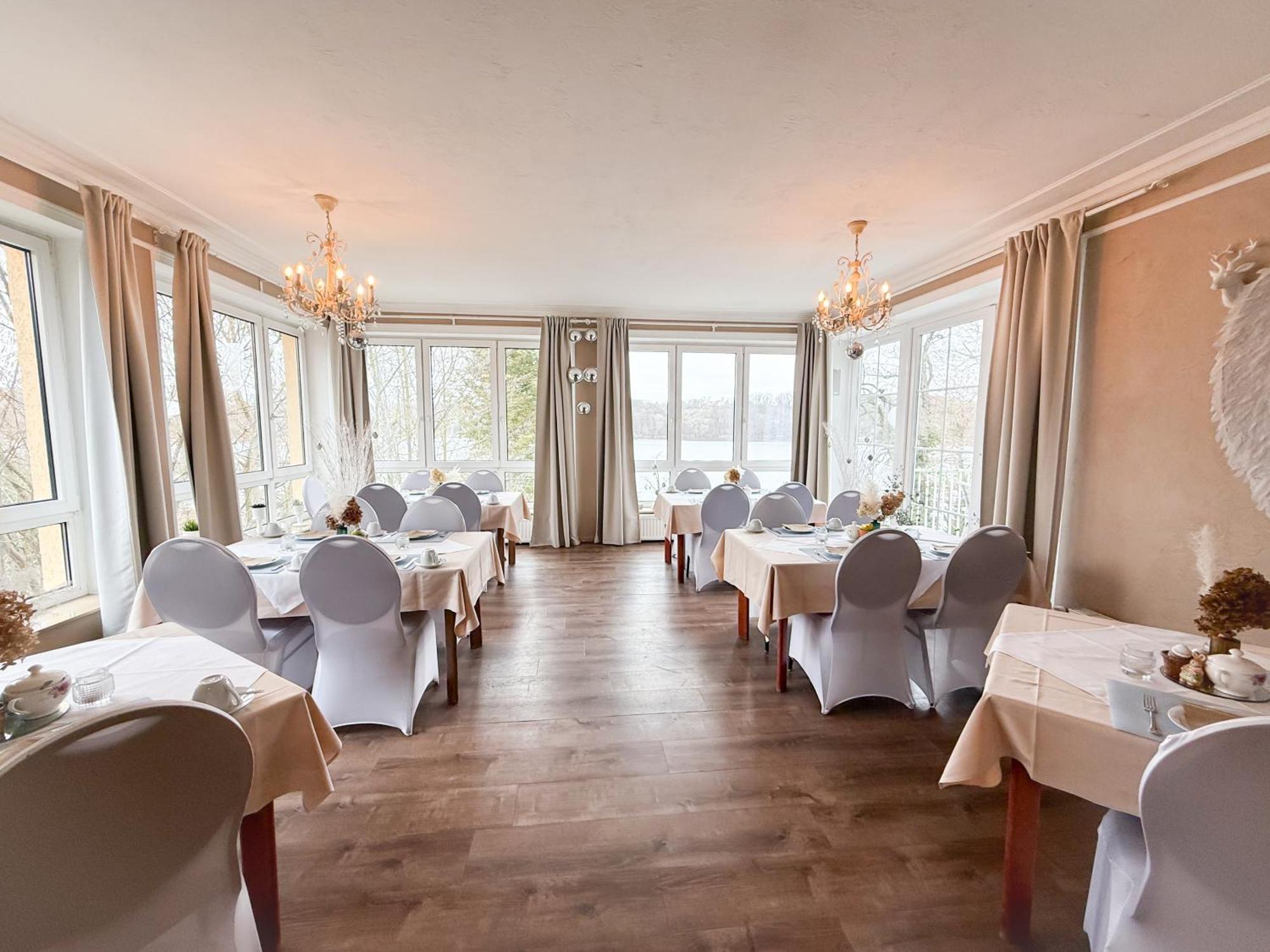Strandhotel Vier Jahreszeiten บุคโคว์ ภายนอก รูปภาพ